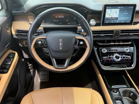 Used 2022 Lincoln Corsair Reserve w/ Luxury Package FWD image 12