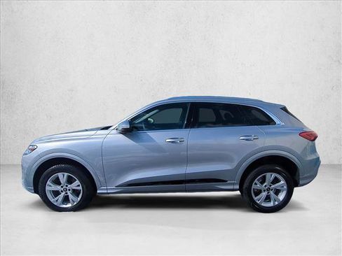 Certified 2025 Audi Q5 Premium w/ Convenience Package AWD/4WD image 10