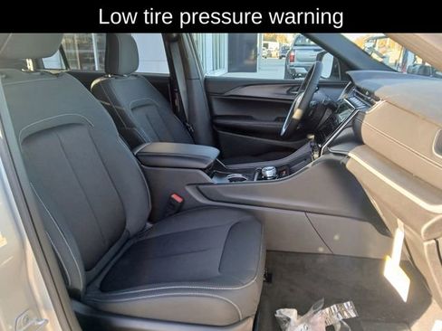 New 2025 Jeep Grand Cherokee L Laredo w/ Luxury Tech Group I image 17