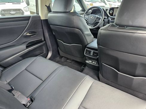Used 2025 Lexus ES 300h w/ Premium Package FWD image 15