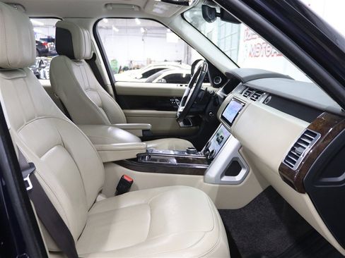 Used 2020 Land Rover Range Rover HSE image 15