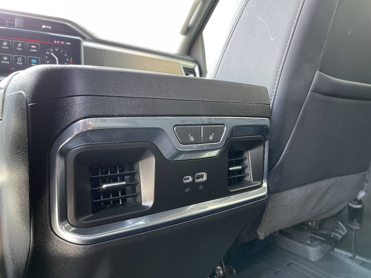 Used 2024 GMC Sierra 3500 Denali w/ Technology Package AWD/4WD image 16