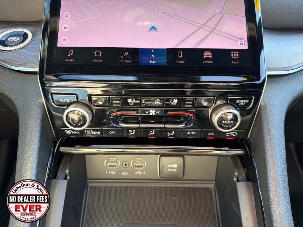 Used 2023 Jeep Grand Cherokee Overland w/ Luxury Tech Group IV AWD/4WD image 24