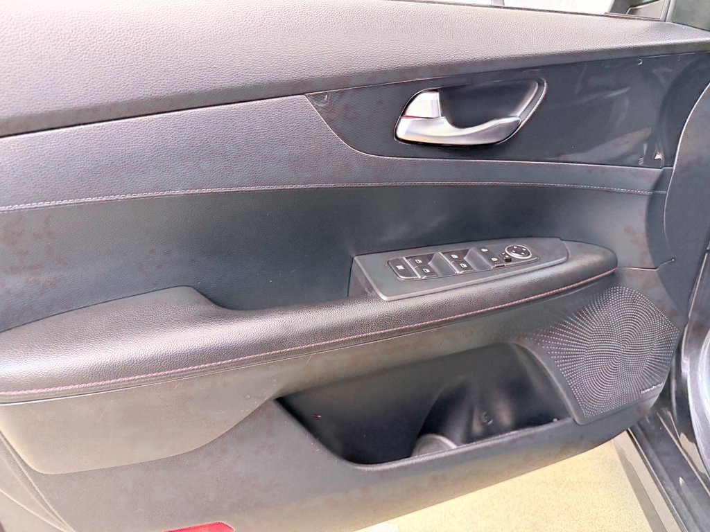 Used 2020 Kia Forte GT FWD image 8