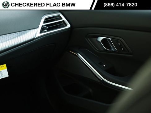 Used 2025 BMW 330i Sedan w/ M Sport Package image 30