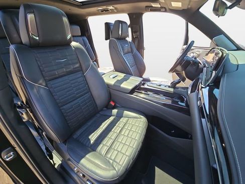 Used 2023 Cadillac Escalade ESV V w/ LPO, Floor Liner Package AWD/4WD image 11