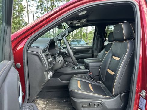 Used 2021 GMC Yukon XL AT4 w/ AT4 Premium Package AWD/4WD image 2