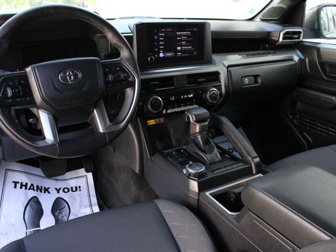 Used 2024 Toyota Tacoma SR5 AWD/4WD image 21