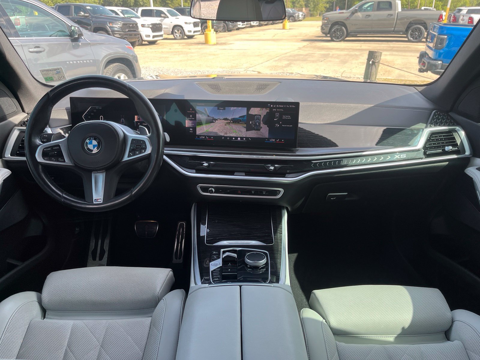 Used 2024 BMW X5 xDrive40i w/ M Sport Package AWD/4WD image 9