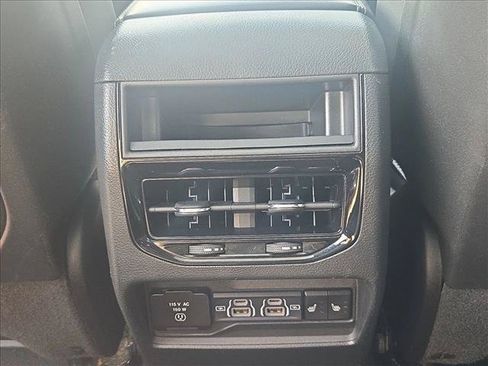 Used 2024 Jeep Grand Cherokee Limited 4xe AWD/4WD image 18
