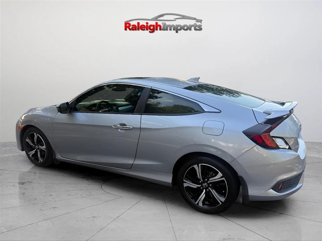 Used 2017 Honda Civic Touring image 2
