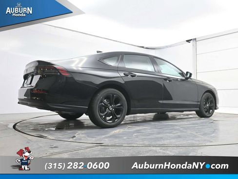 New 2025 Honda Accord SE image 22