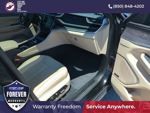 Used 2022 Jeep Grand Cherokee Limited 4xe w/ Luxury Tech Group II AWD/4WD image 37