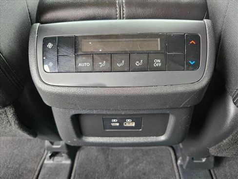 Used 2025 Nissan Pathfinder SV FWD image 17