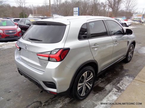 Used 2020 Mitsubishi Outlander Sport SE image 3