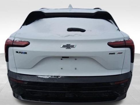Used 2024 Chevrolet Blazer EV RS image 8