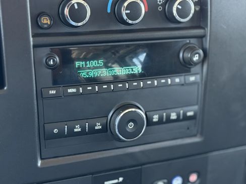 Used 2023 Chevrolet Express 2500 image 21