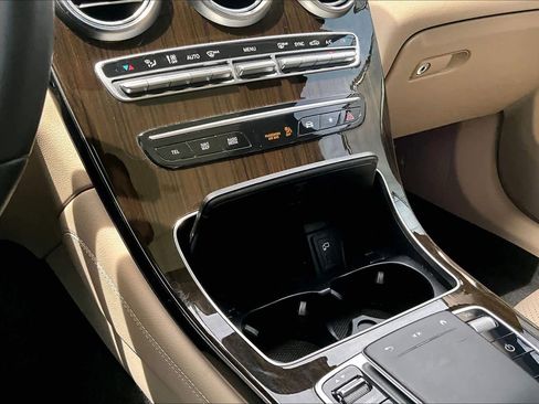 Used 2020 Mercedes-Benz GLC 300 image 36