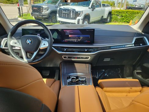 Used 2024 BMW X7 xDrive40i AWD/4WD image 19