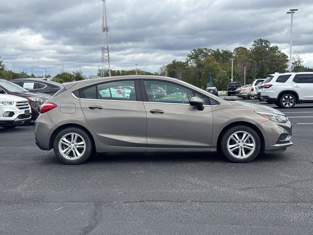 Used 2017 Chevrolet Cruze LT FWD image 9