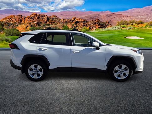 Used 2021 Toyota RAV4 XLE image 3