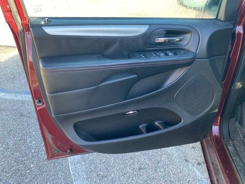 Used 2019 Dodge Grand Caravan GT image 10
