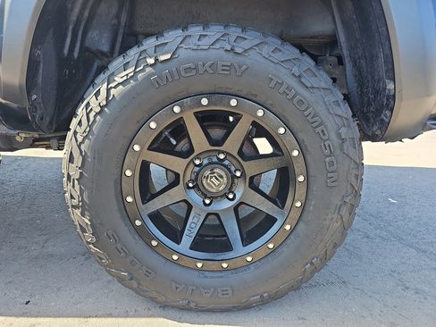 Used 2021 Toyota Tacoma TRD Off-Road w/ Technology Package image 31