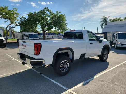 New 2025 GMC Sierra 3500 Pro image 4