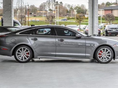 Used 2018 Jaguar XJ R-Sport image 55