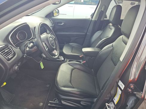 Used 2021 Jeep Compass Latitude w/ Sun and Sound Group image 3