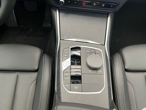 Used 2025 BMW 330i Sedan image 11