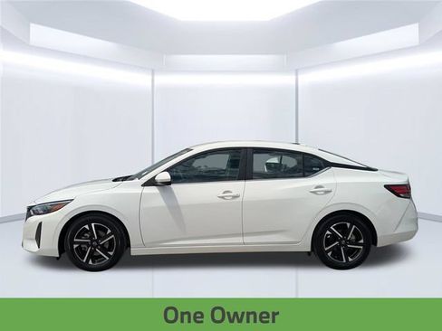 Used 2024 Nissan Sentra SV FWD image 2