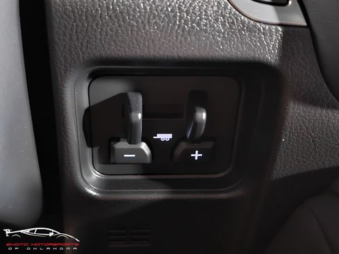 Used 2024 Lexus GX 550 w/ Accessory Package (2T) AWD/4WD image 38