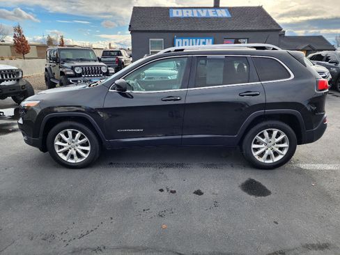 Used 2016 Jeep Cherokee Limited image 7