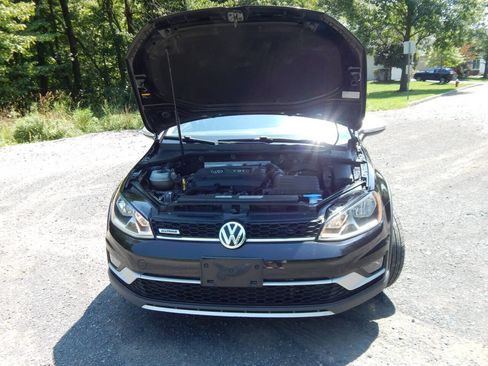 Used 2017 Volkswagen Golf Alltrack AWD/4WD image 18