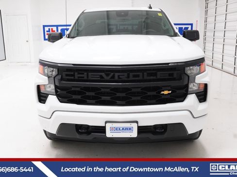 Used 2022 Chevrolet Silverado 1500 Custom RWD image 2