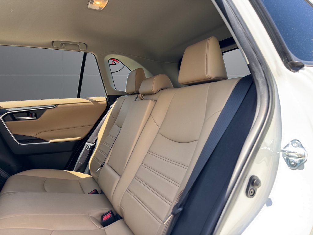 Certified 2019 Toyota RAV4 XLE Premium FWD image 18