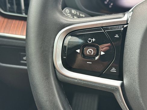 Used 2023 Volvo XC60 B5 Plus w/ Climate Package FWD image 28