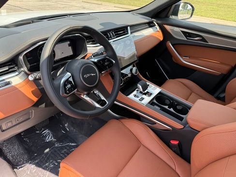 New 2026 Jaguar F-PACE R-Dynamic S image 12