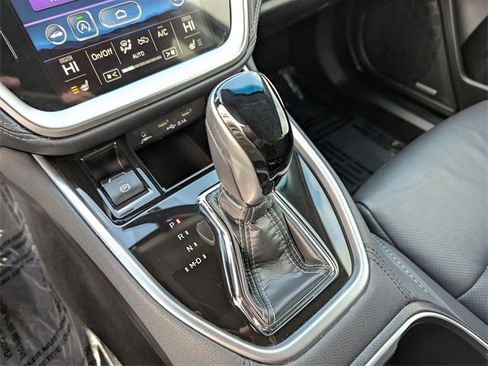 Used 2022 Subaru Outback Limited image 17