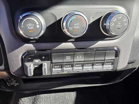 Used 2024 RAM 3500 Big Horn image 20