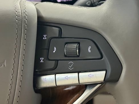 Used 2021 Cadillac Escalade Premium Luxury Platinum RWD image 12
