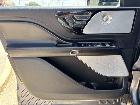Used 2022 Lincoln Aviator Reserve w/ Equipment Group 201A AWD/4WD image 19