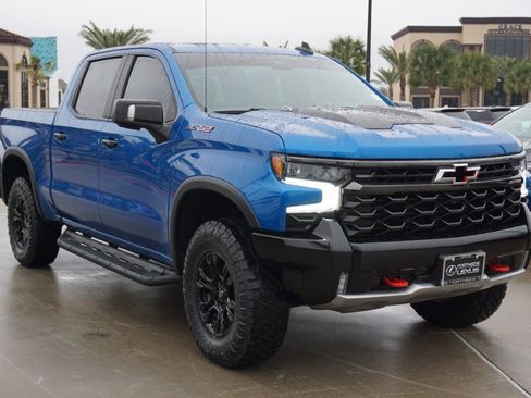 Used 2022 Chevrolet Silverado 1500 ZR2 w/ Technology Package image 3