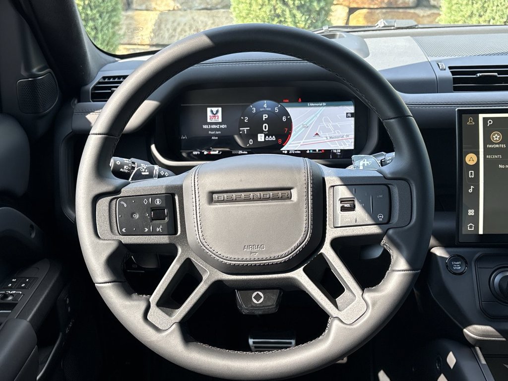 Used 2026 Land Rover Defender 110 OCTA AWD/4WD image 22