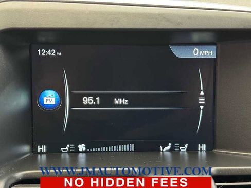 Used 2016 Volvo XC60 T6 w/ Proximity Package image 23