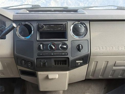 Used 2010 Ford F250 XLT image 13