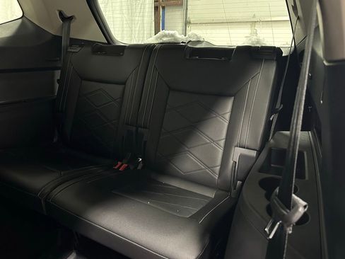 Used 2025 Volkswagen Atlas SE image 50