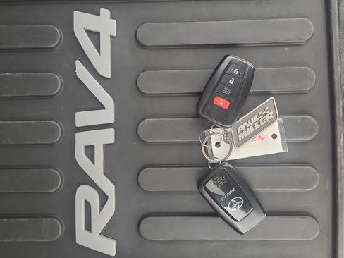 Certified 2023 Toyota RAV4 XLE Premium image 31