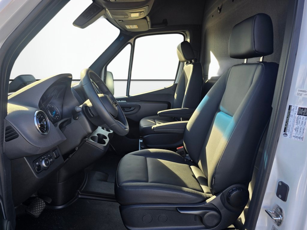 New 2025 Mercedes-Benz eSprinter 170 Cargo image 11